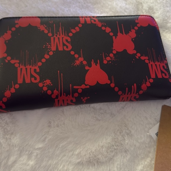 Steve Madden Red Blood Halloween Wallet - Picture 3 of 7